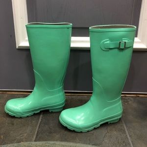 Women’s rain boots